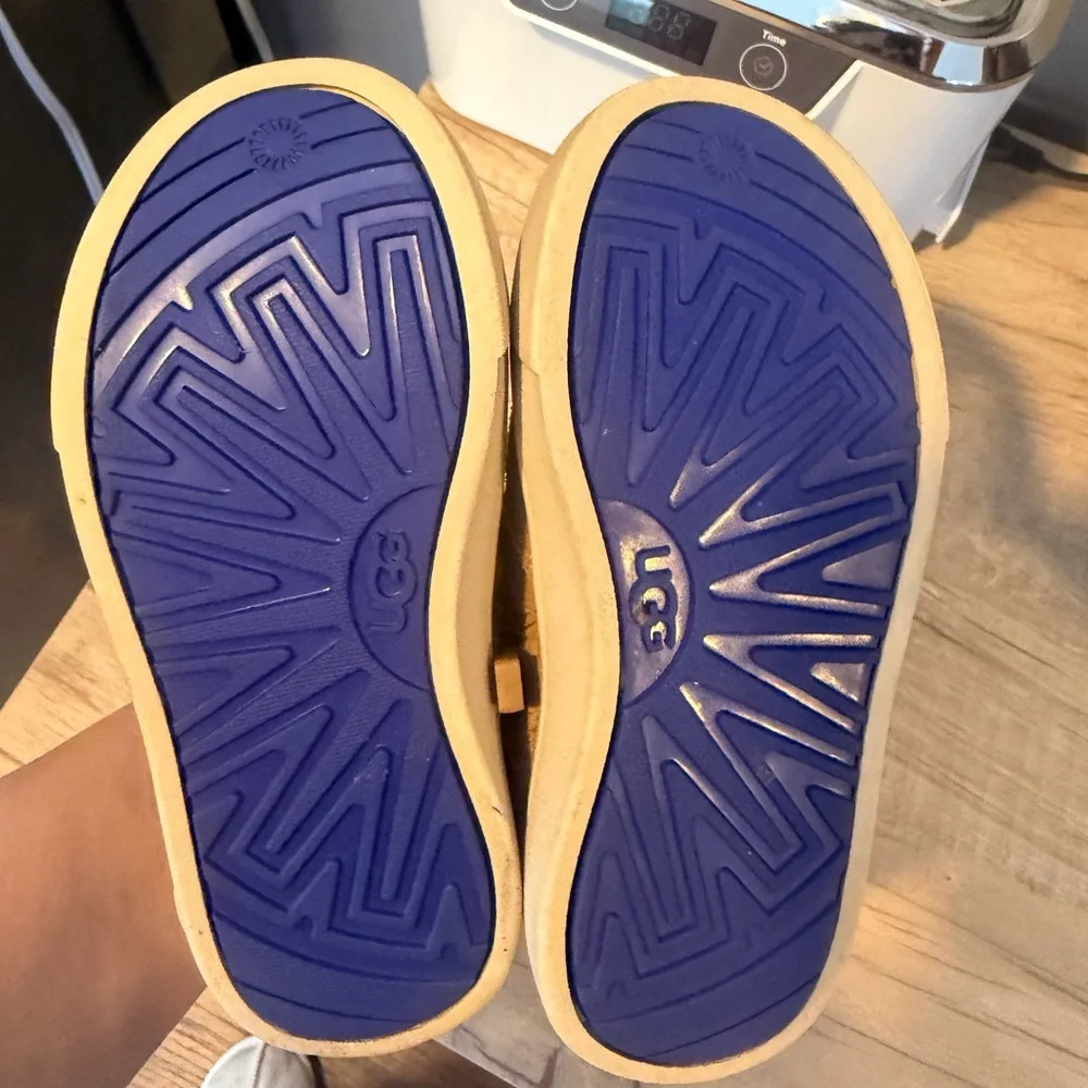 UGG Kids Chestnut Suede Boots Size 9 Toddler